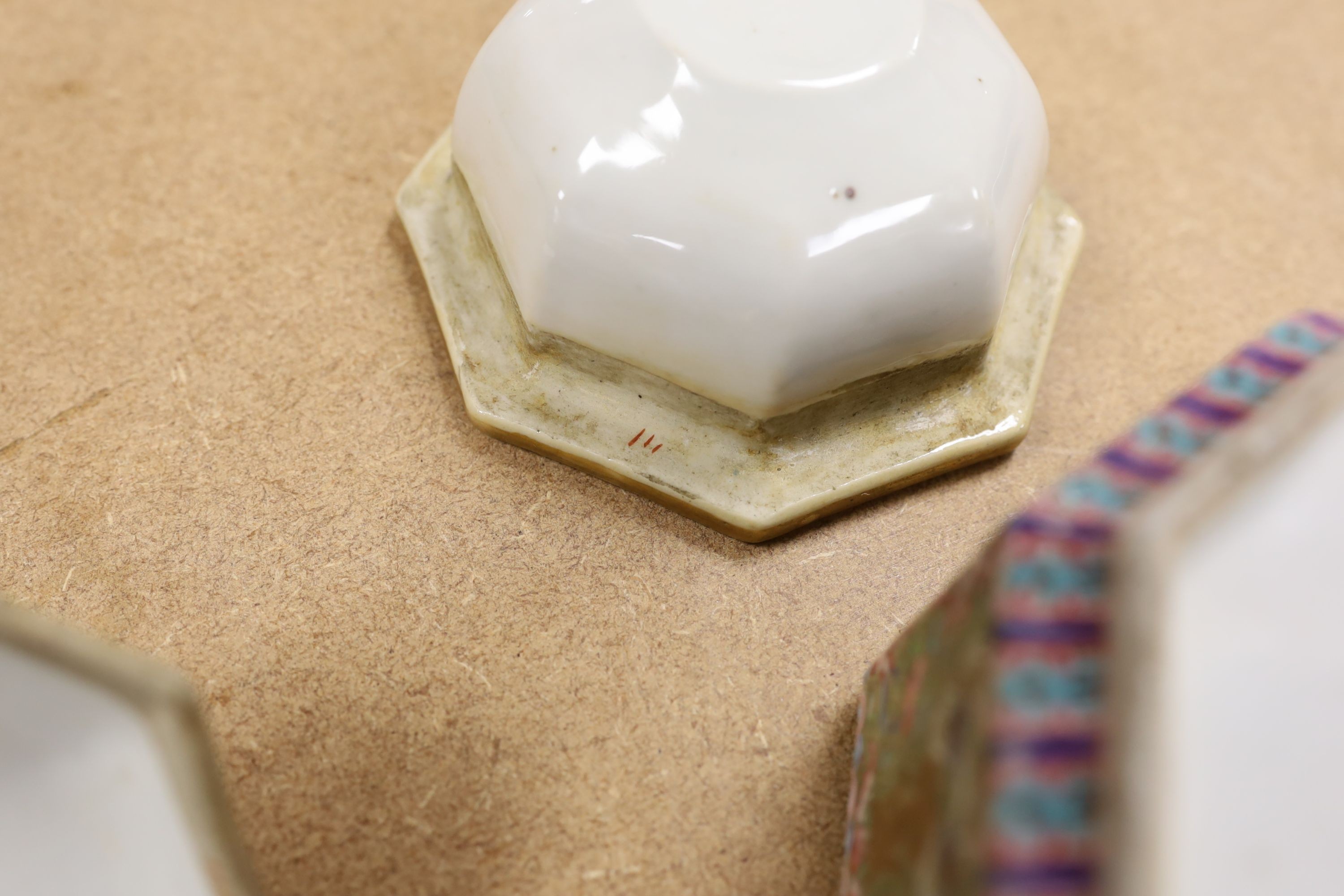 A Chinese sage green ground jar, cover and liner, mid 19th century, 13cm